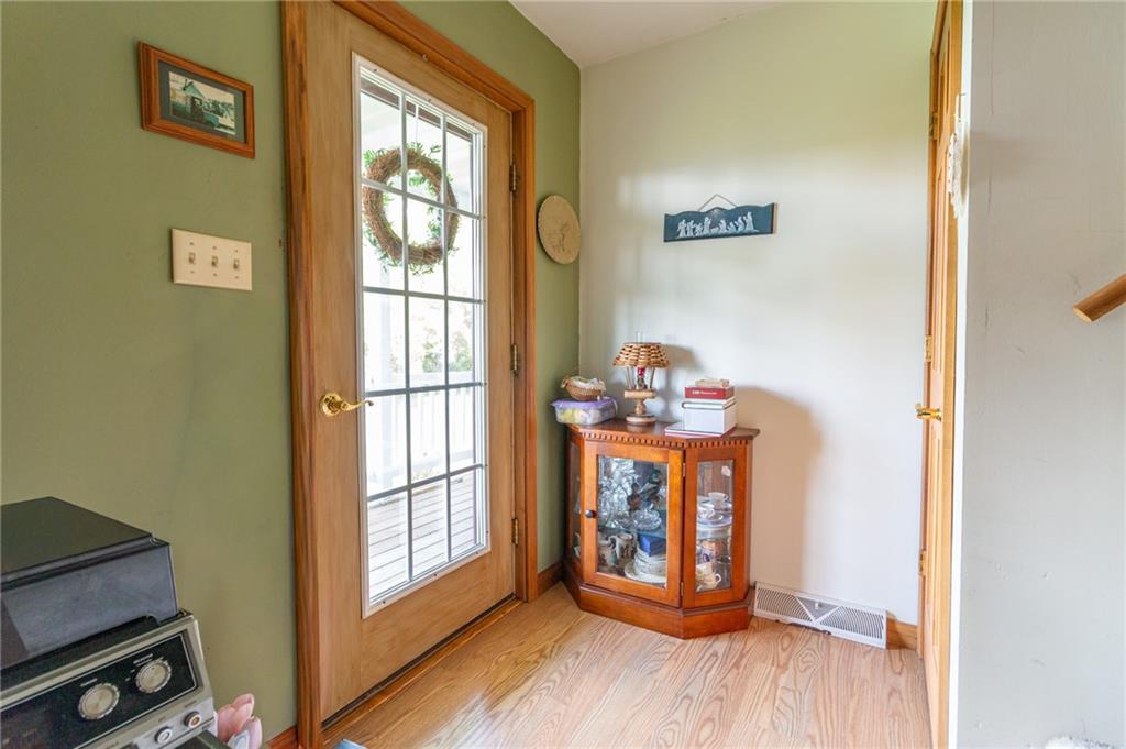 164 Bradley Road Jackson Center, PA 16133 - Photo 4 of 27