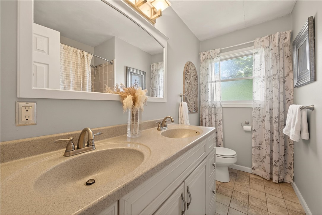 34 Faircrest Road Henrietta, NY 14623 - Photo 23 of 45