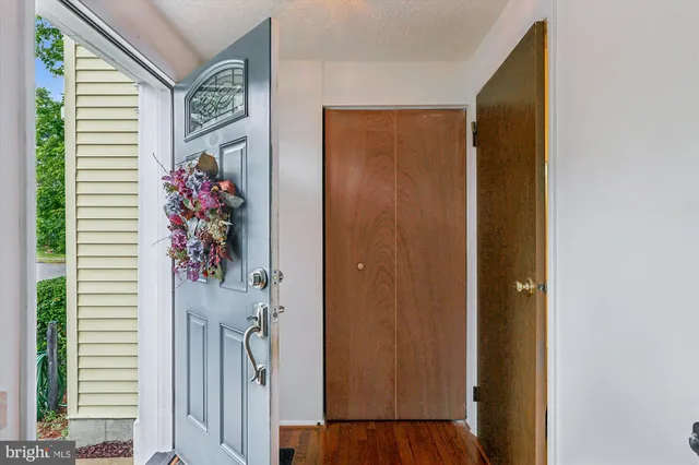 a very nice looking room with a flower plants