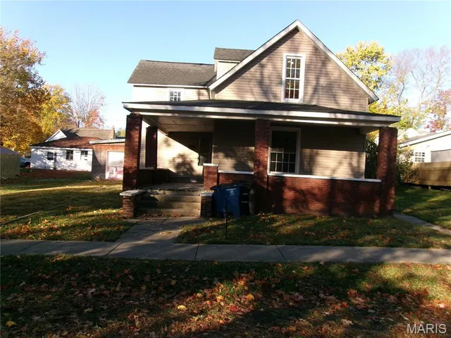 $15,000 | 317 South 5th Street, Greenville, IL 62246