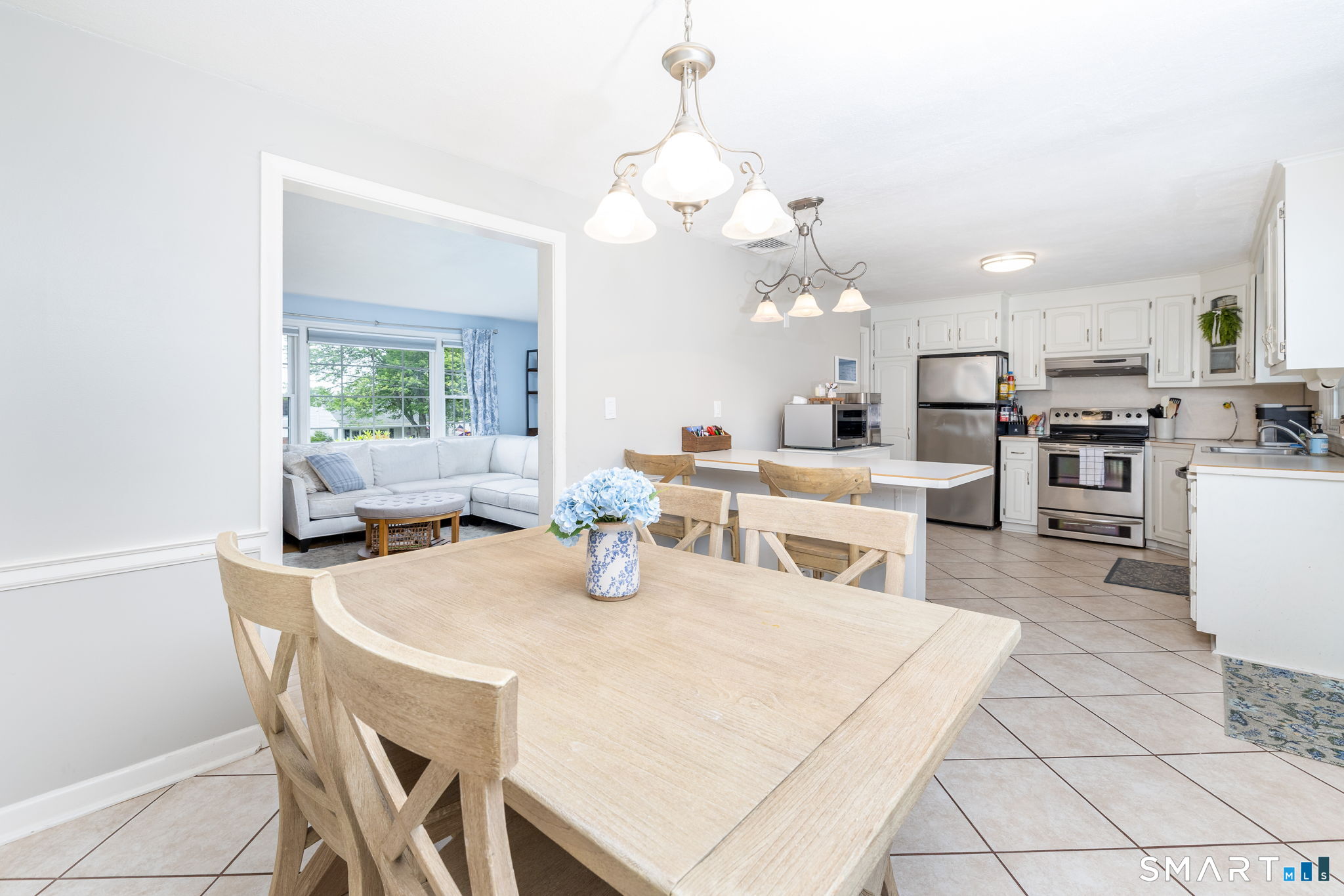 249 Dale Road Wethersfield, CT 06109 - Photo 10 of 36