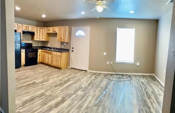 $725 | 332 37th Street, Unit 2, Lubbock, TX 79404