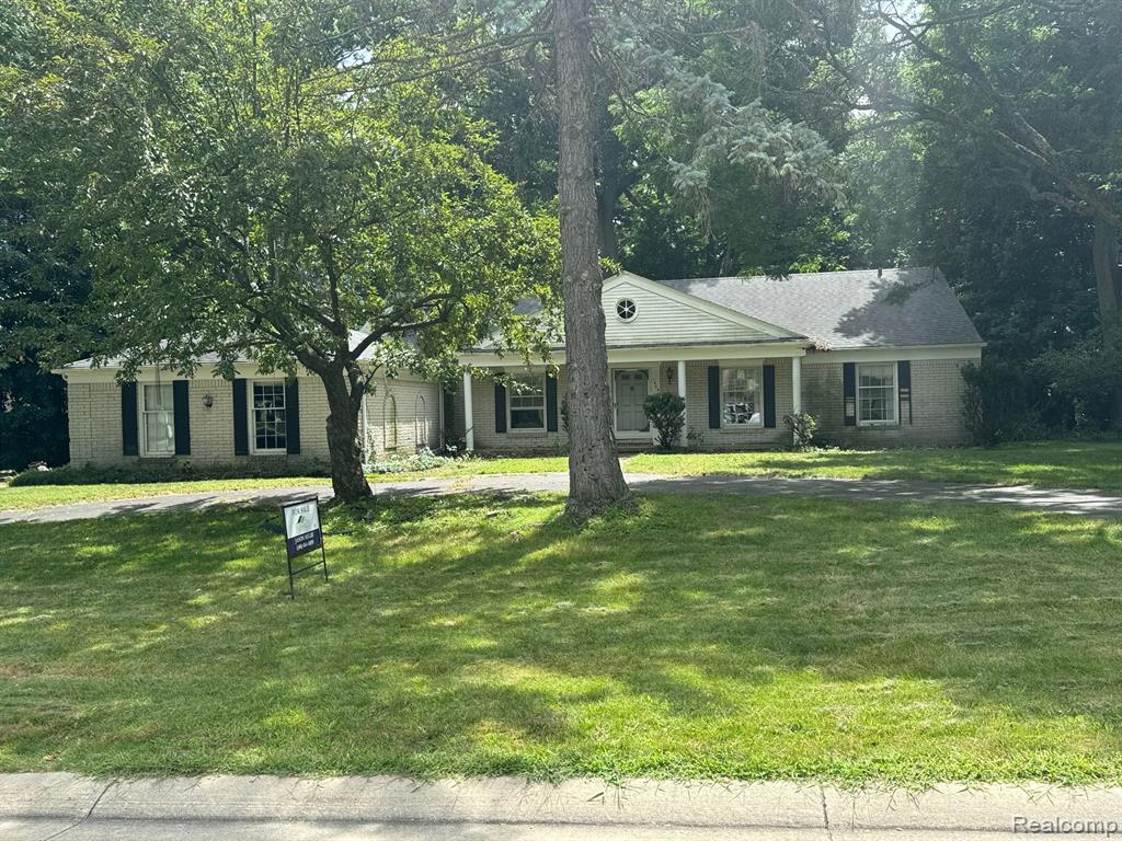 1409 Chestnut Lane Rochester Hills, MI 48309 - Photo 1 of 15