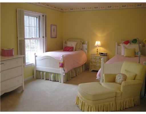 627 Twin Pine Road Fox Chapel, PA 15215 - Photo 15 of 18 Bedroom. Large bedroom on front of the house with great closet space.
