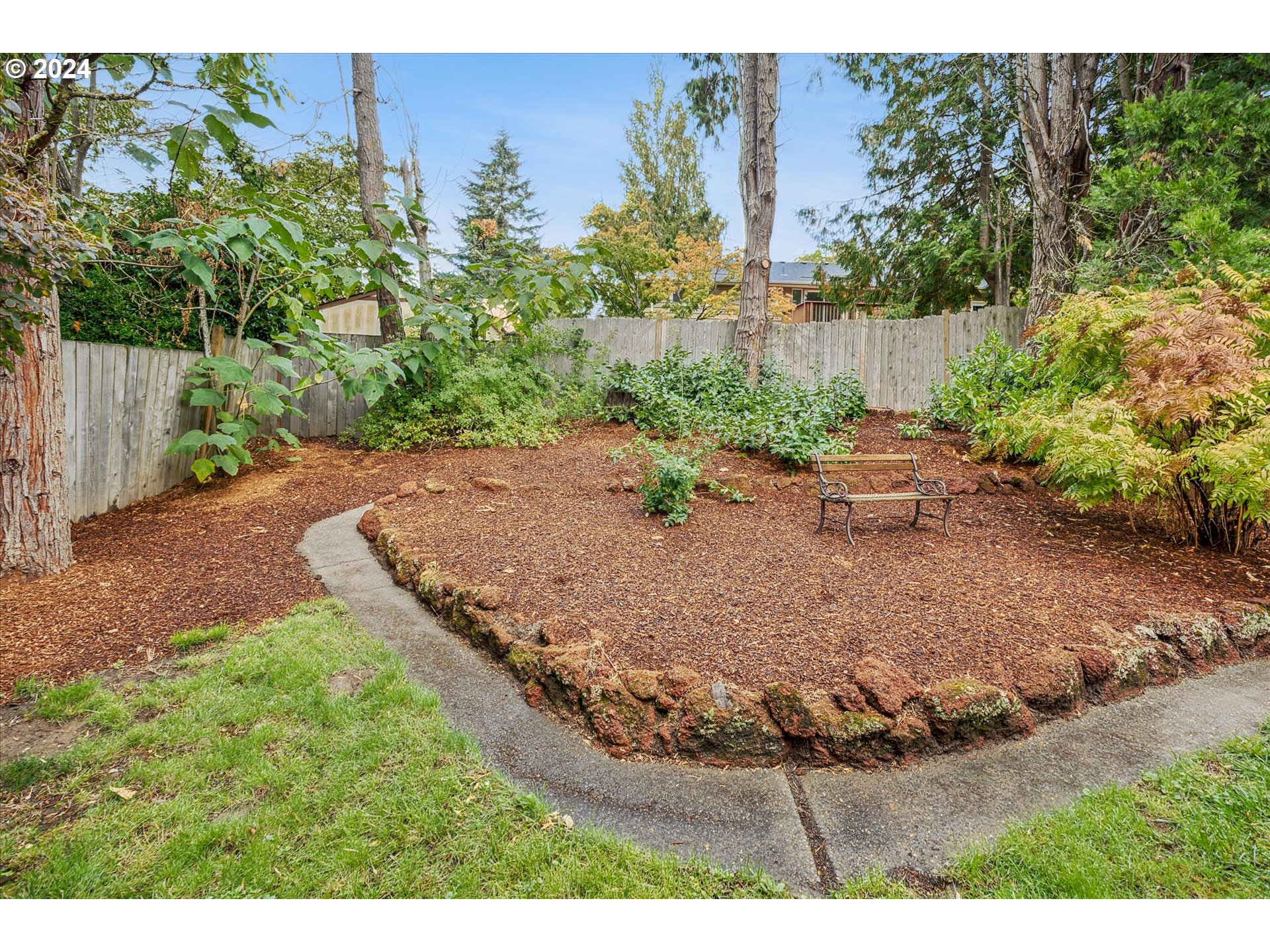 6325 Southwest Alfred Street Portland, OR 97219 - Photo 34 of 39 Backyard