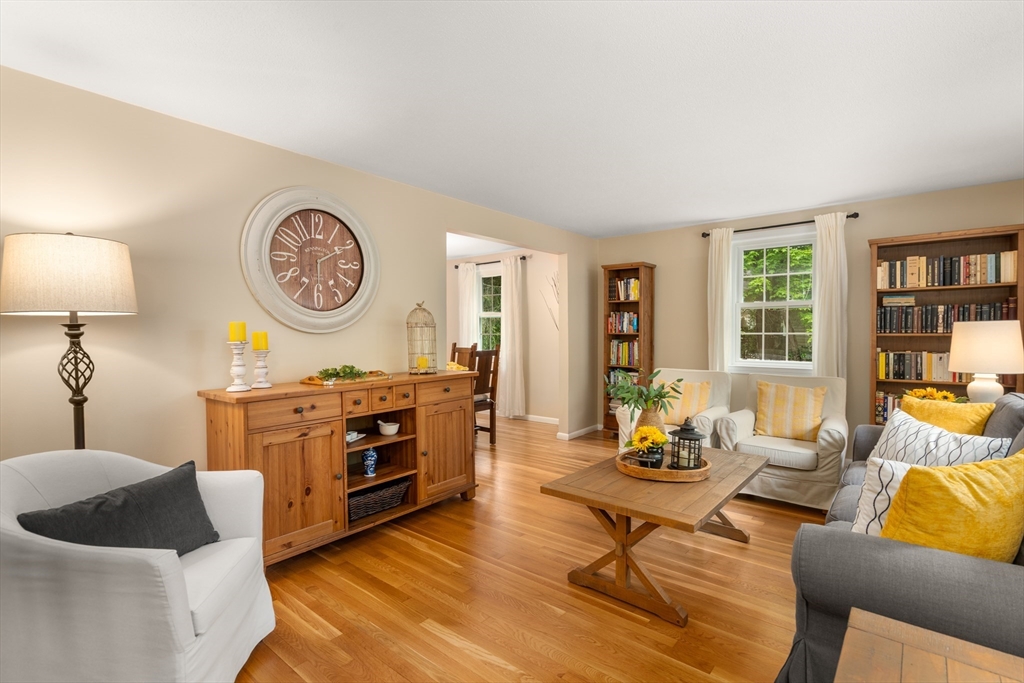 204 Haynes Road Sudbury, MA 01776 - Photo 4 of 36