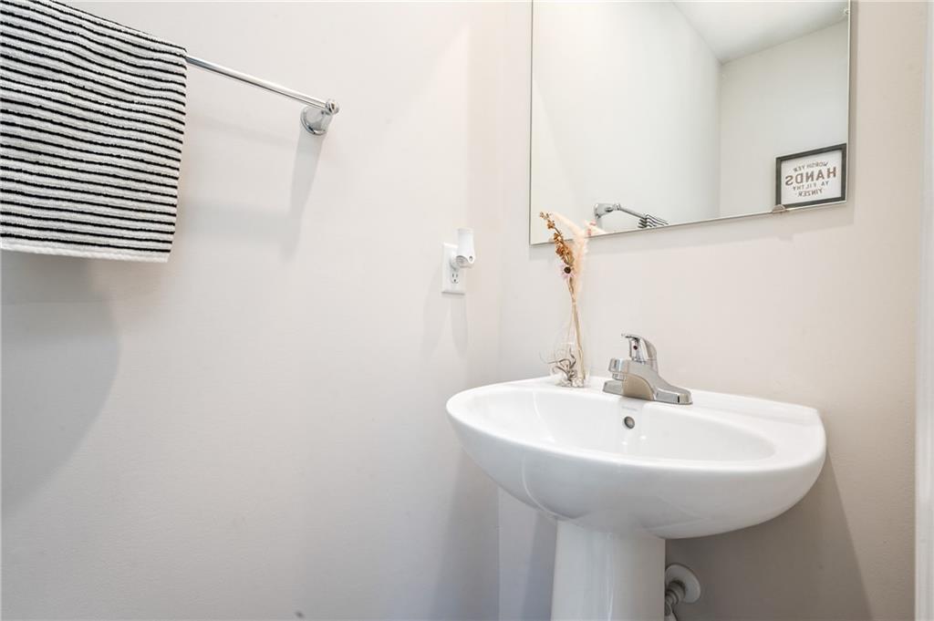 230 James Patrick Place Zelienople, PA 16063 - Photo 11 of 34 a bathroom with a sink and a mirror