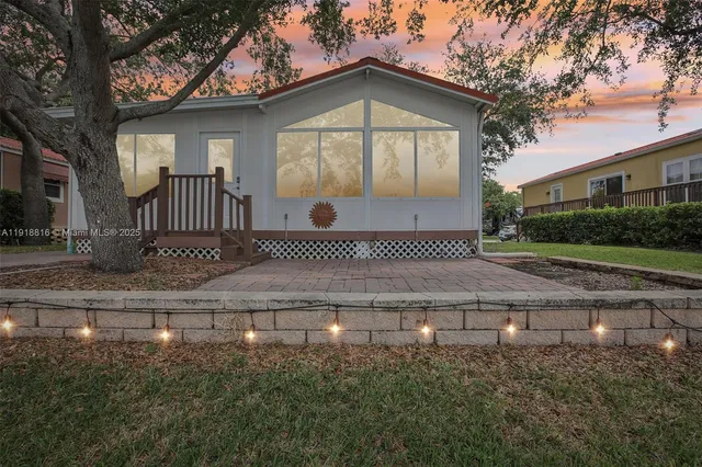 $1,600 | 6621 La Mesa Road, Land O Lakes, FL 34637