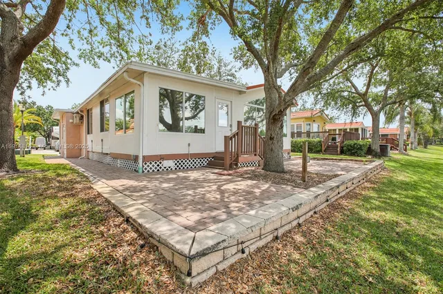 $1,600 | 6621 La Mesa Road, Land O Lakes, FL 34637