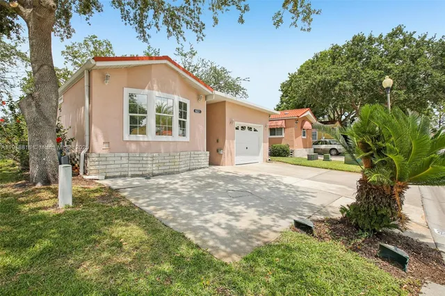 $1,600 | 6621 La Mesa Road, Land O Lakes, FL 34637