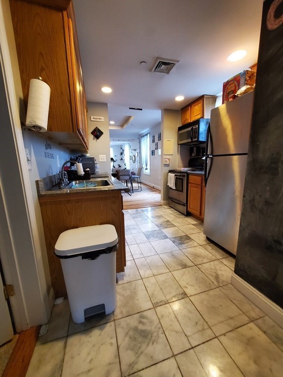 870 Maple Street, Unit 1 Fall River, MA 02720 - Photo 5 of 15 Gallery Image 5