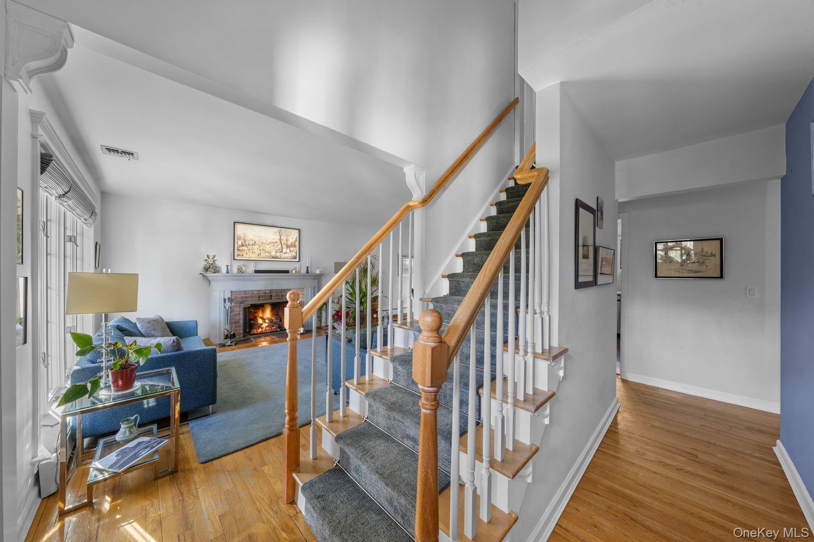 137 Cove Road Huntington, NY 11743 - Photo 5 of 26