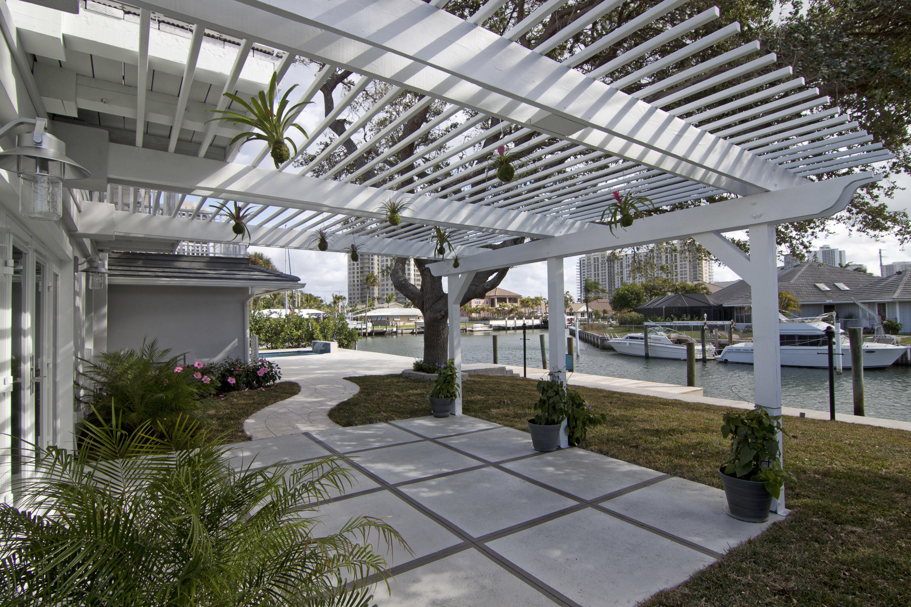 1231 Gulfstream Way Riviera Beach, FL 33404 - Photo 13 of 32 Pergola