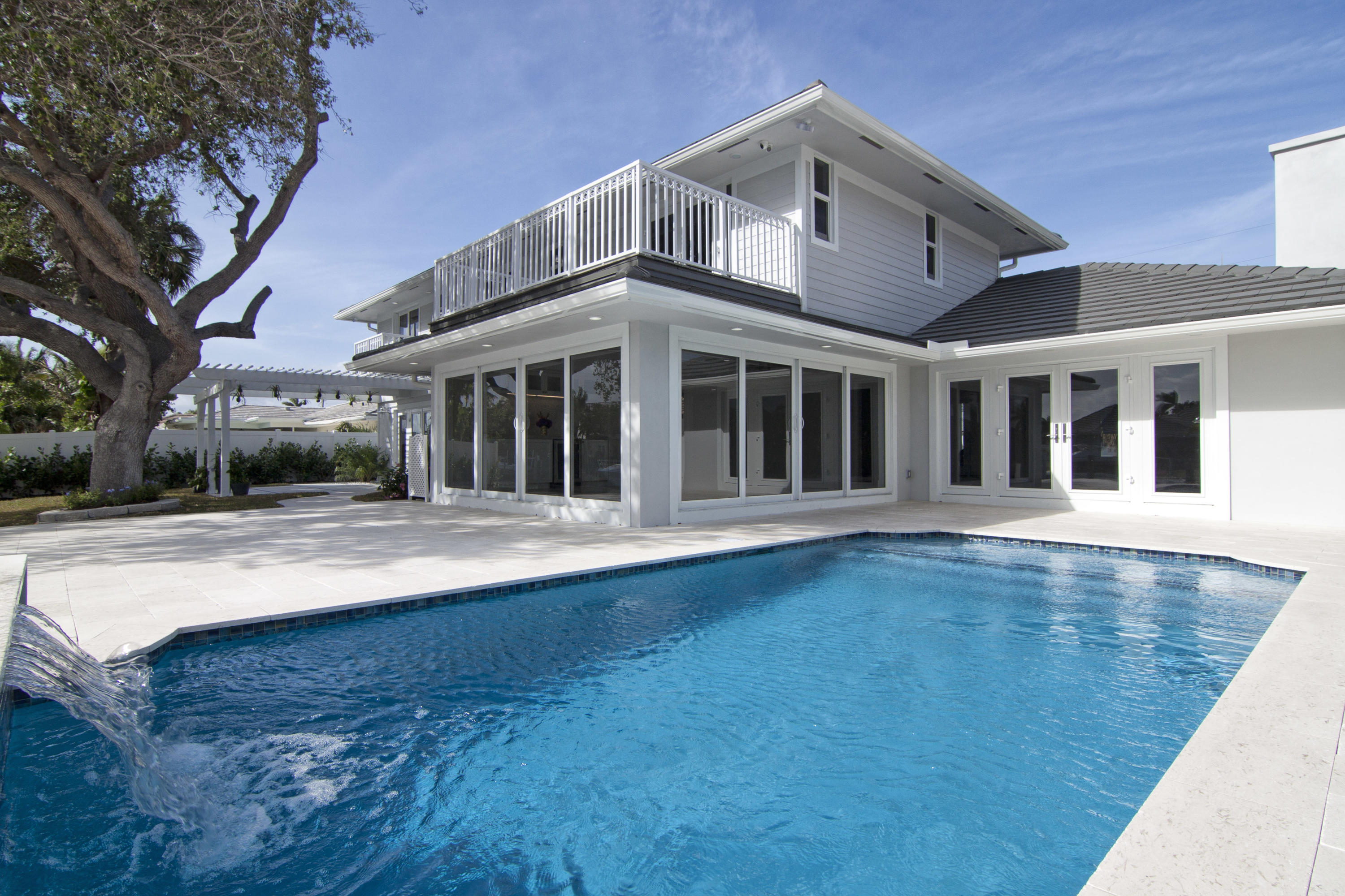 1231 Gulfstream Way Riviera Beach, FL 33404 - Photo 27 of 32 Back Patio