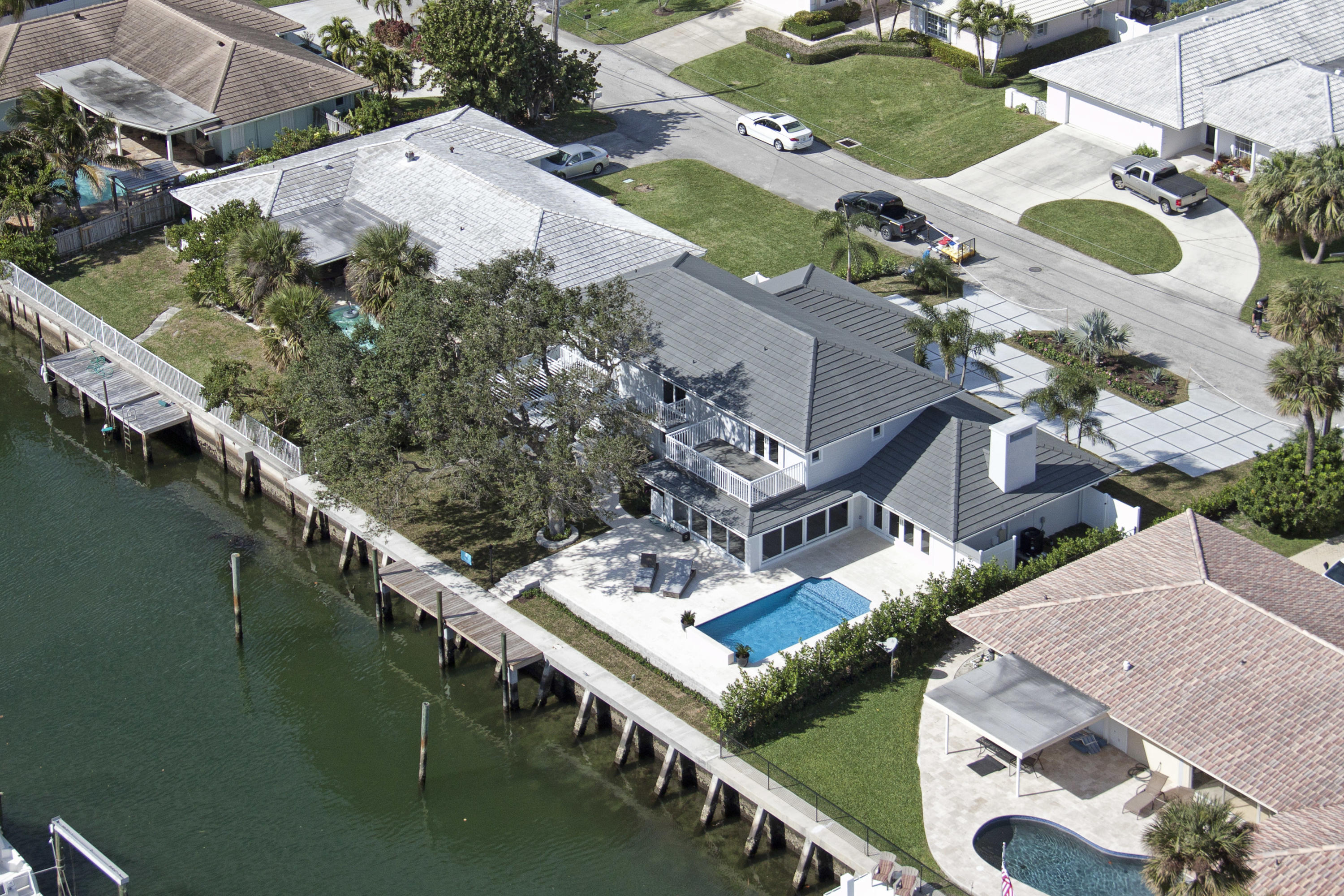 1231 Gulfstream Way Riviera Beach, FL 33404 - Photo 29 of 32 Seawall