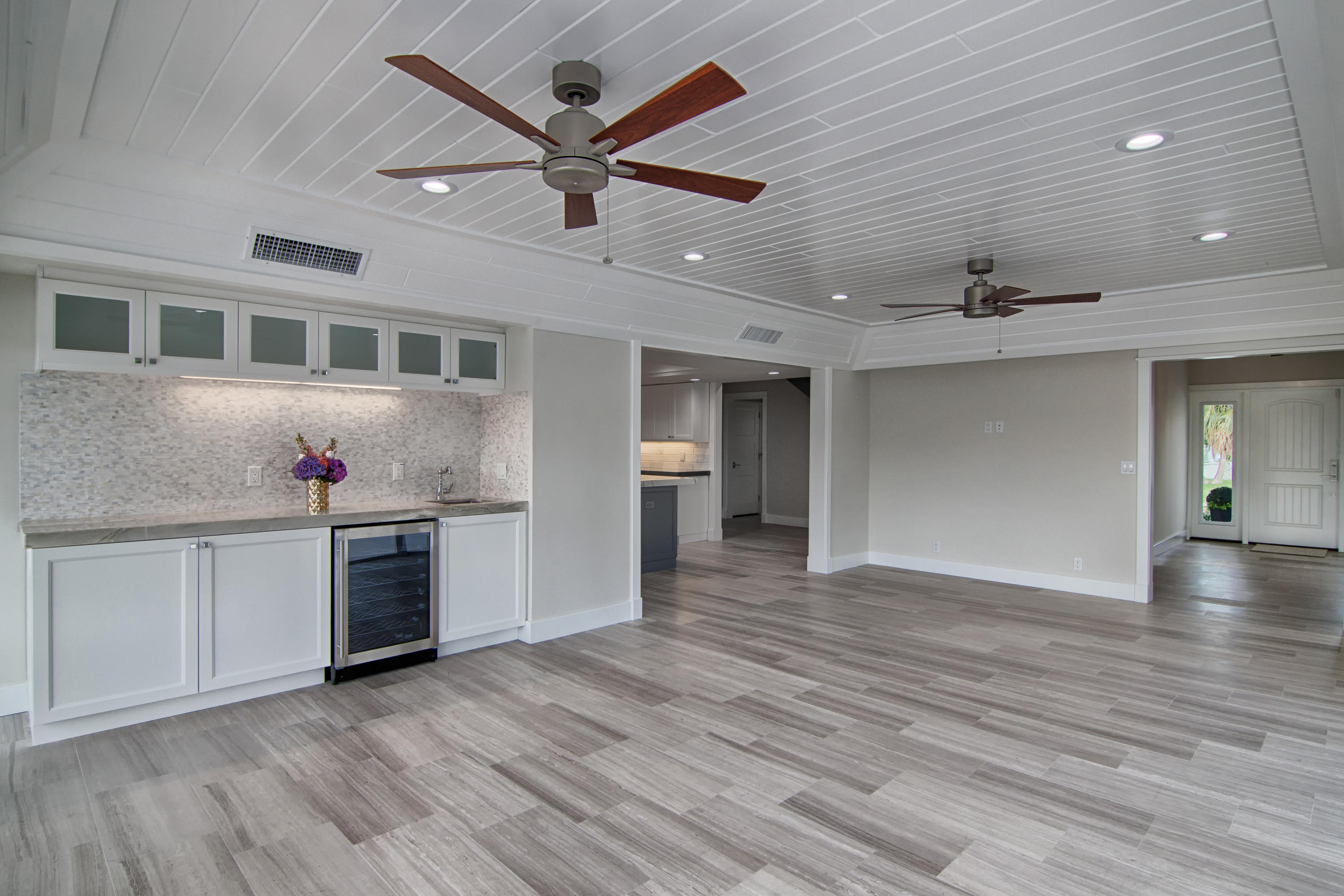 Family Room/Wet Bar