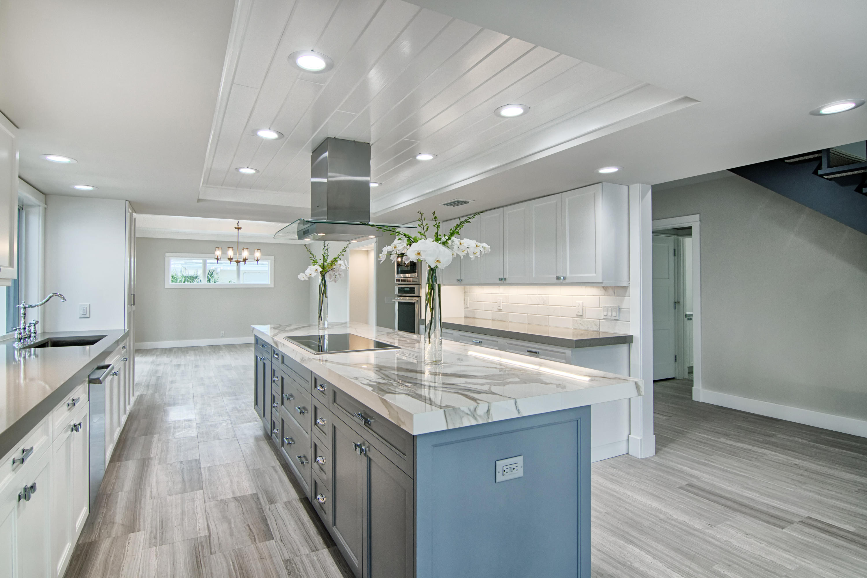 1231 Gulfstream Way Riviera Beach, FL 33404 - Photo 10 of 32 Kitchen