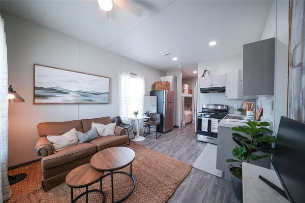 $940 | 242 Ulrich Lane, Crosby, TX 77532