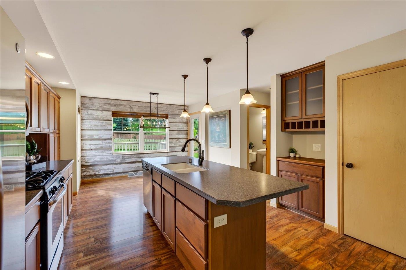 6909 Country Madison, WI 53719 - Photo 14 of 43 Gallery Image 14