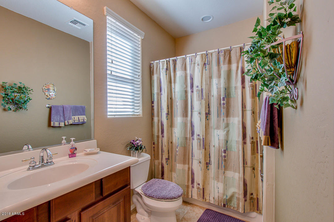 42377 Abbey Road Maricopa, AZ 85138 - Photo 20 of 48 Guest Bathroom