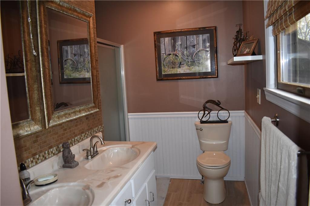 190 Becker Road Butler, PA 16002 - Photo 11 of 24 Spacious Master Bath