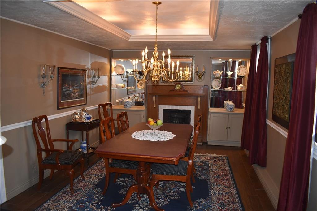 190 Becker Road Butler, PA 16002 - Photo 7 of 24 Spacious dining room with tray ceiling.