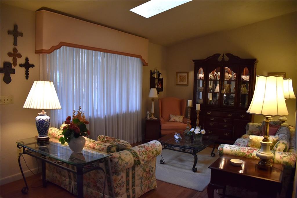 190 Becker Road Butler, PA 16002 - Photo 8 of 24 Living room