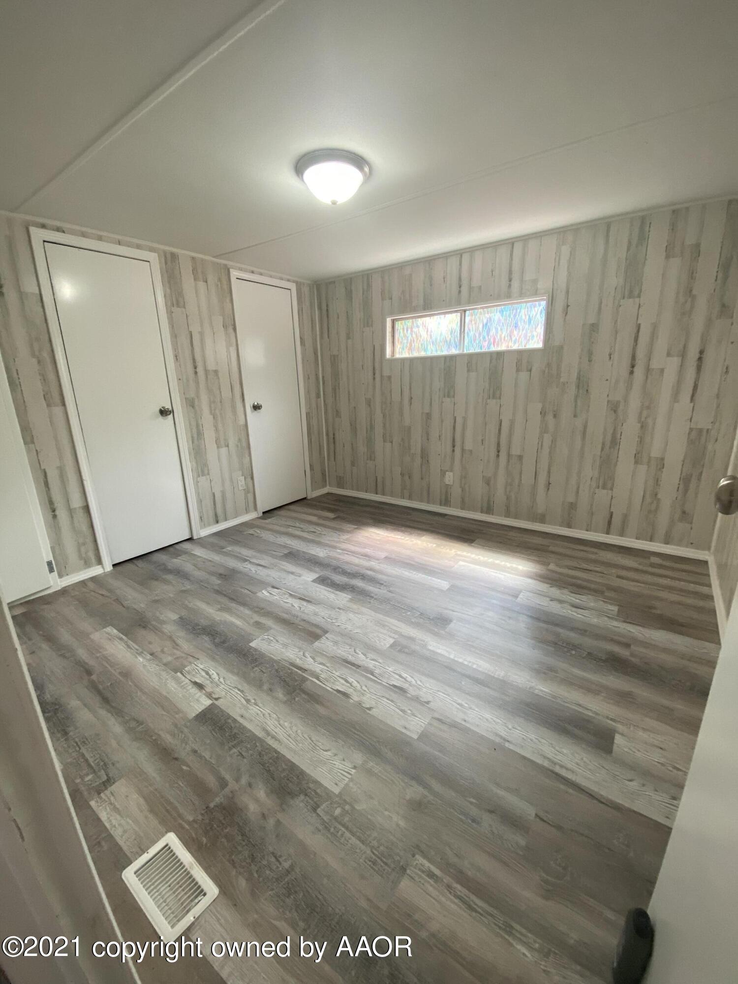 8111 Triangle Drive Amarillo, TX 79107 - Photo 13 of 18 2nd bedroom or office