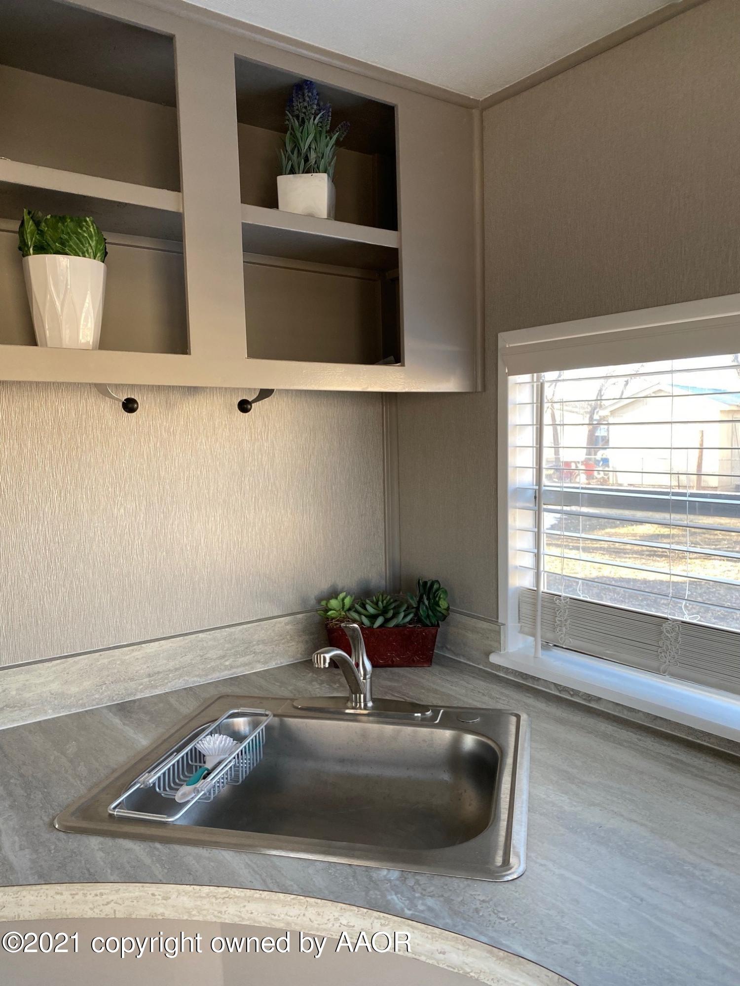 8111 Triangle Drive Amarillo, TX 79107 - Photo 5 of 18 kitchen sink area
