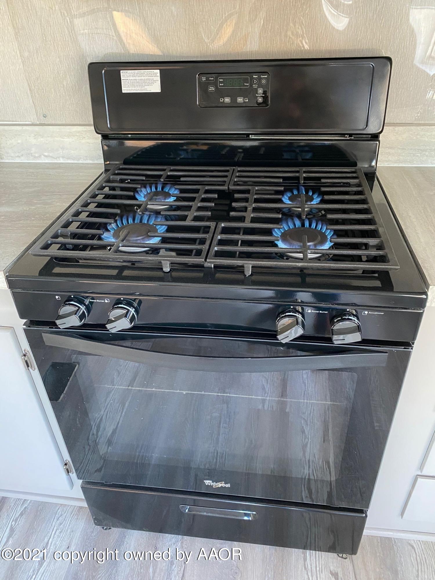 8111 Triangle Drive Amarillo, TX 79107 - Photo 6 of 18 gas cookstove