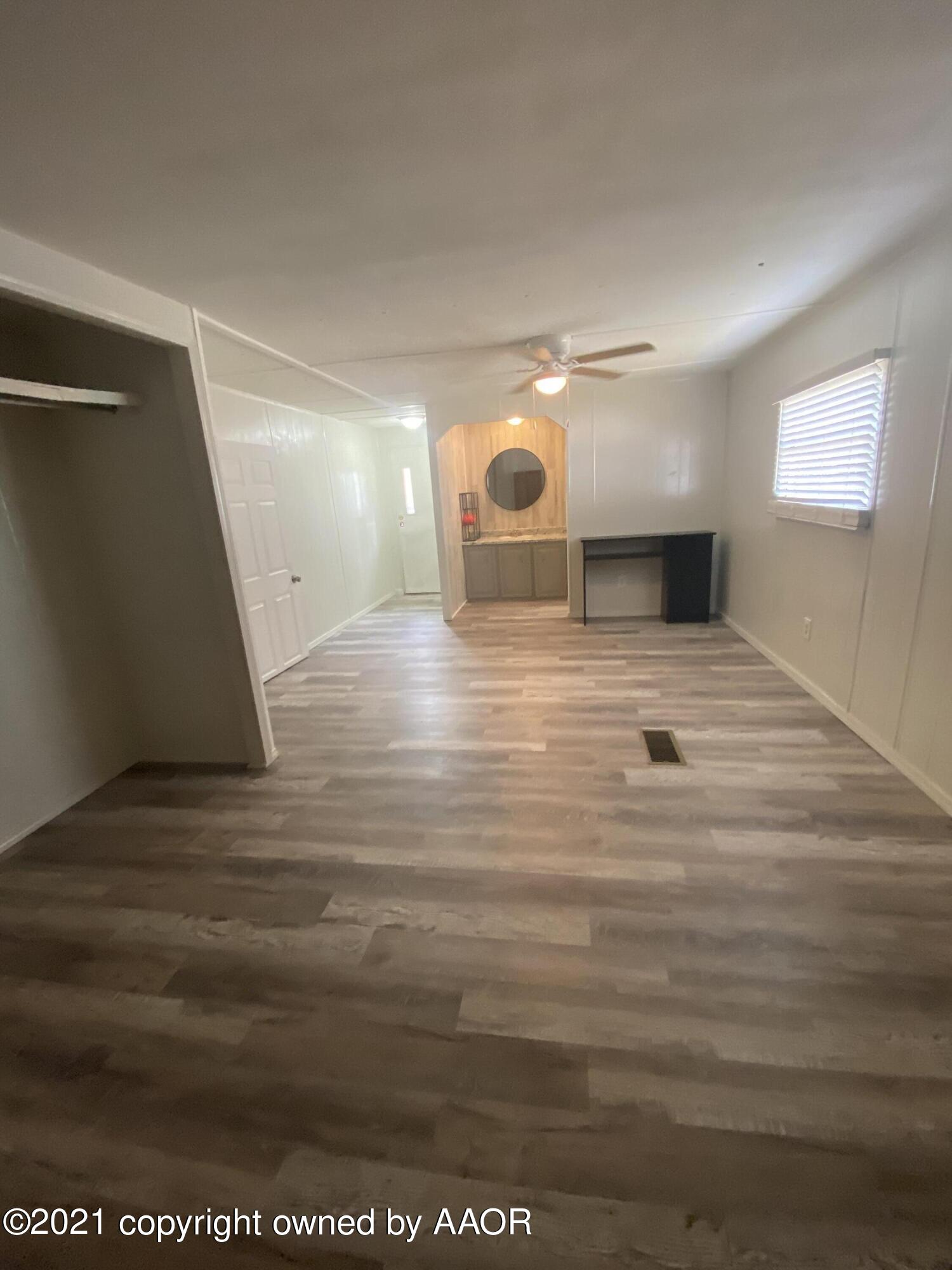8111 Triangle Drive Amarillo, TX 79107 - Photo 10 of 18 Lg Master bedroom