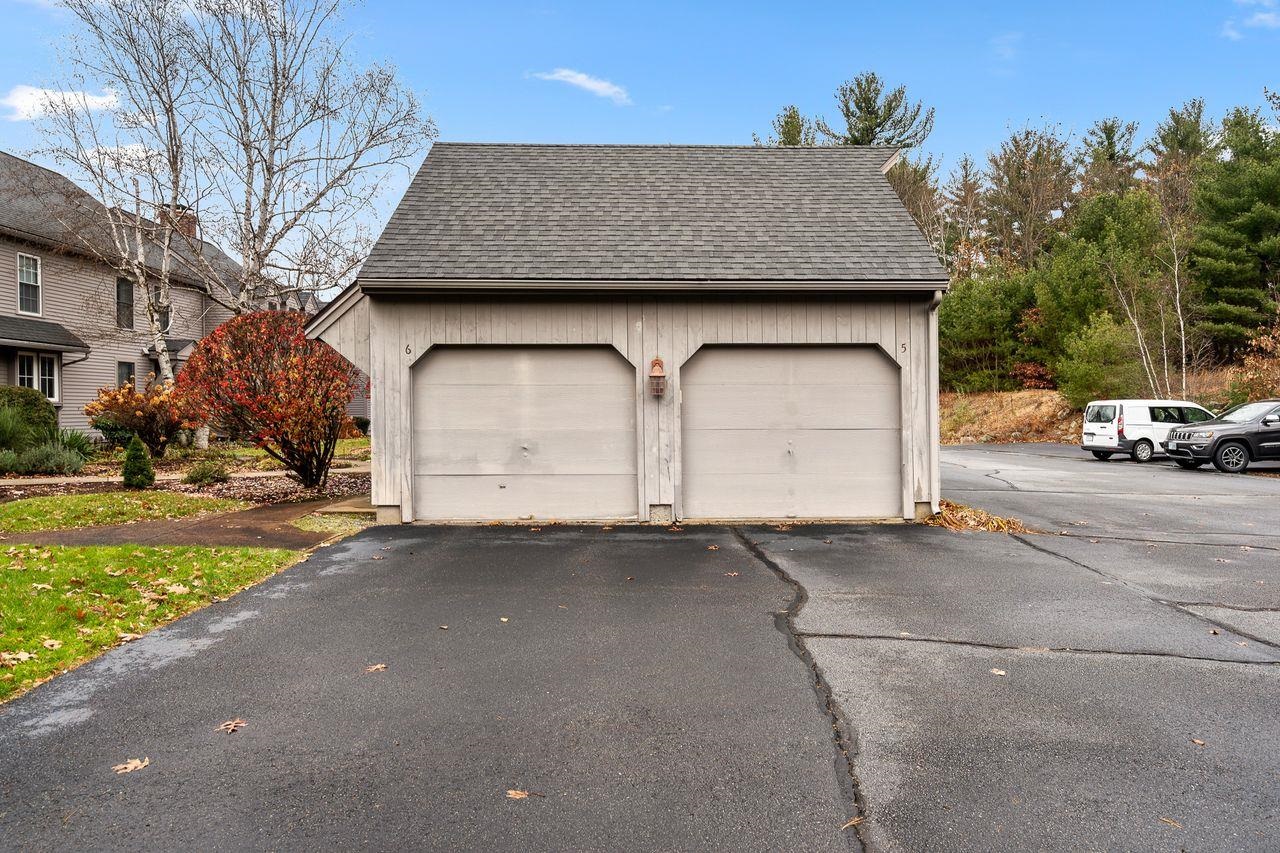 8 Veterans Road, Unit 5 Amherst, NH 03031 - Photo 4 of 35
