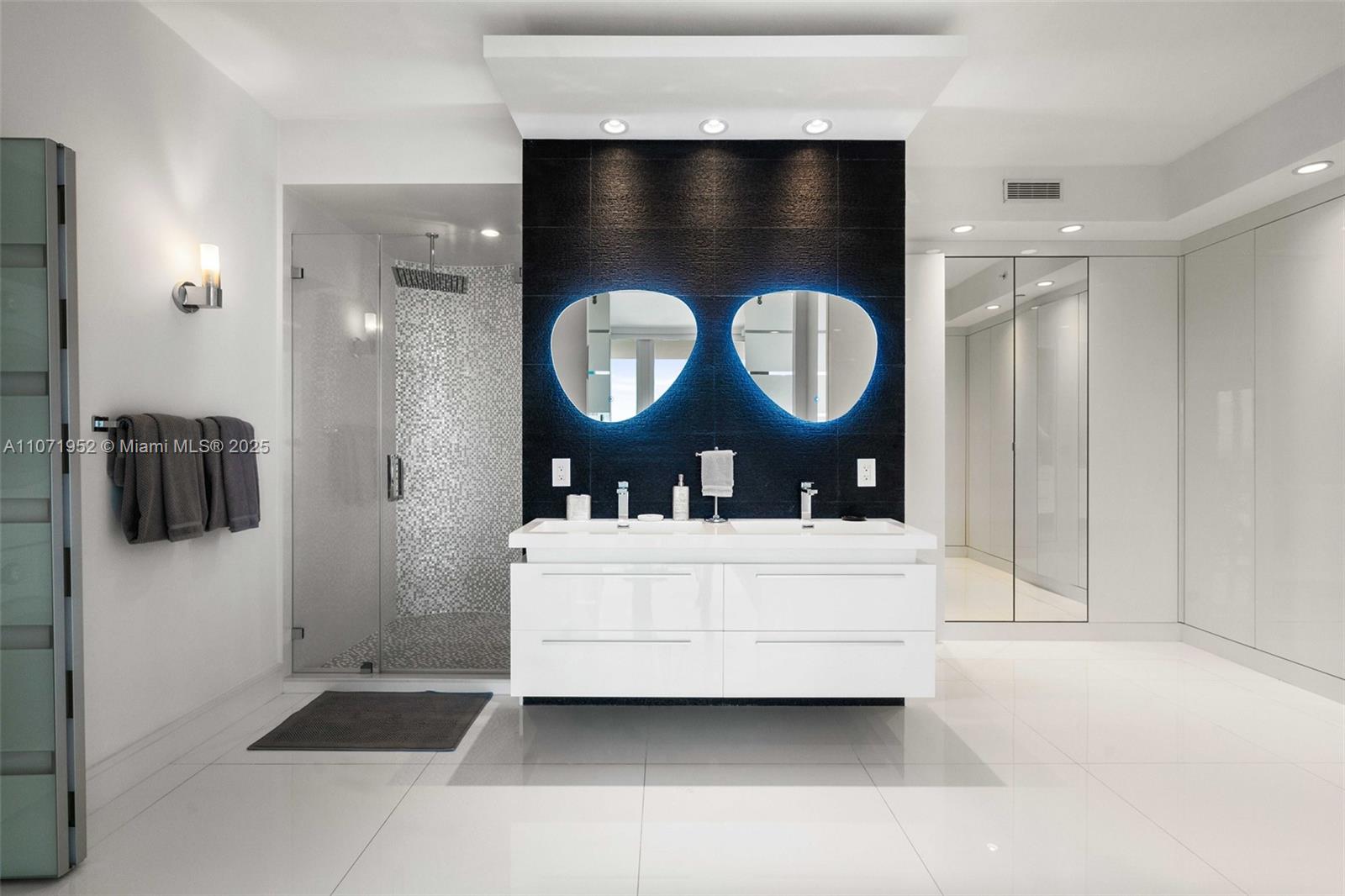 100 Lincoln Road, Unit PH6 Miami Beach, FL 33139 - Photo 15 of 25