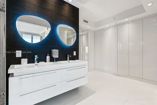 $16,000 | 100 Lincoln Road, Unit PH6, Miami Beach, FL 33139