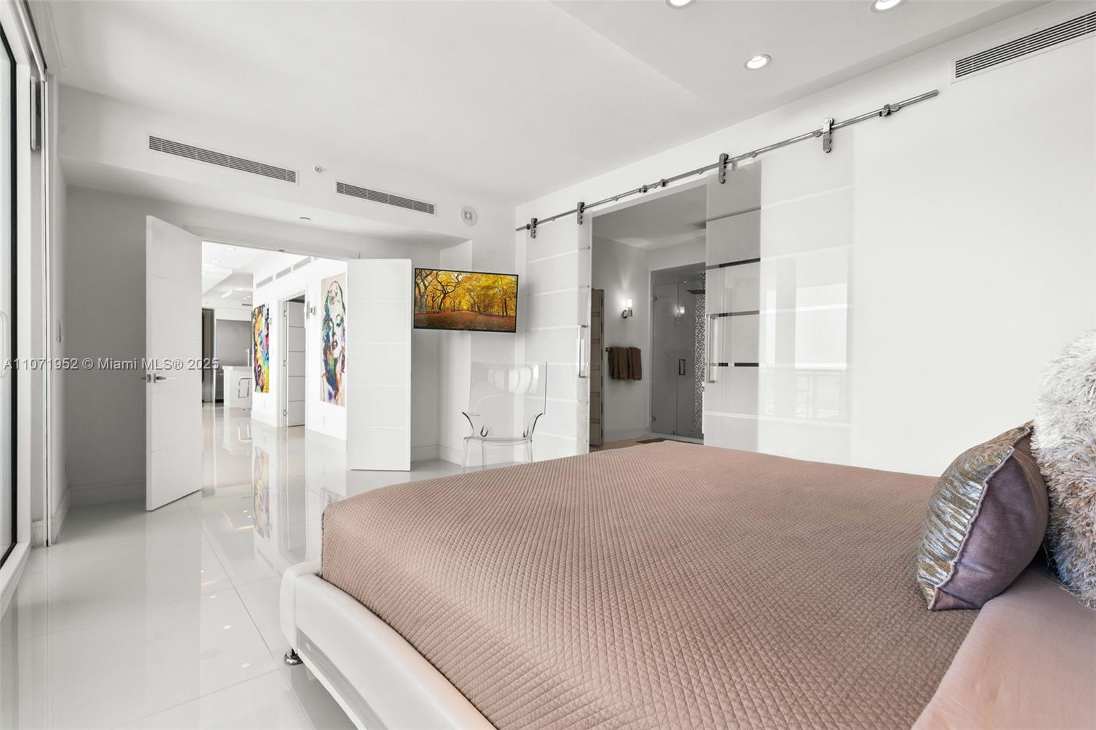 100 Lincoln Road, Unit PH6 Miami Beach, FL 33139 - Photo 18 of 25