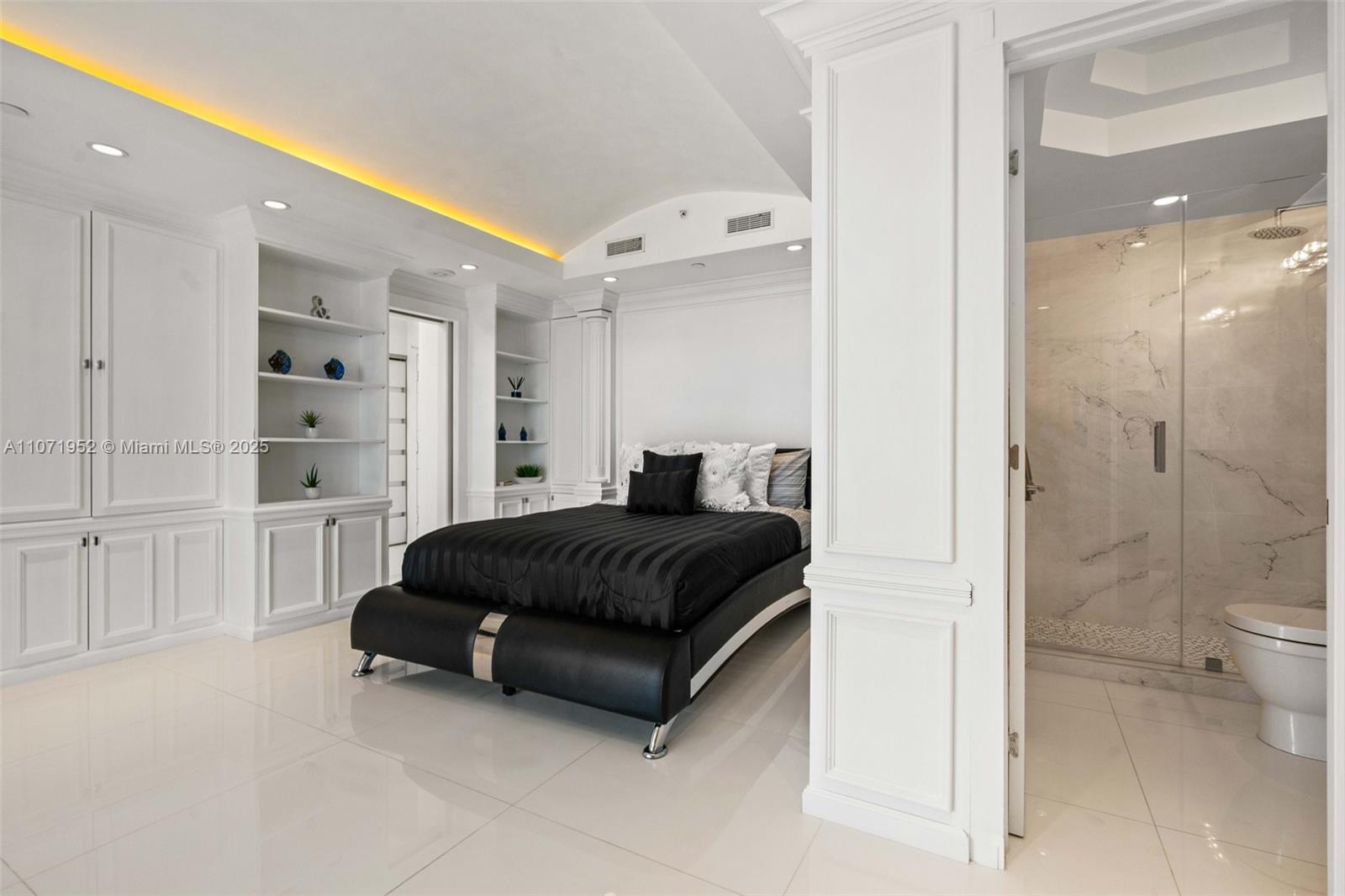 100 Lincoln Road, Unit PH6 Miami Beach, FL 33139 - Photo 19 of 25