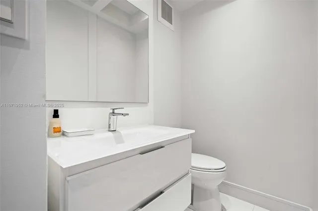 $16,000 | 100 Lincoln Road, Unit PH6, Miami Beach, FL 33139