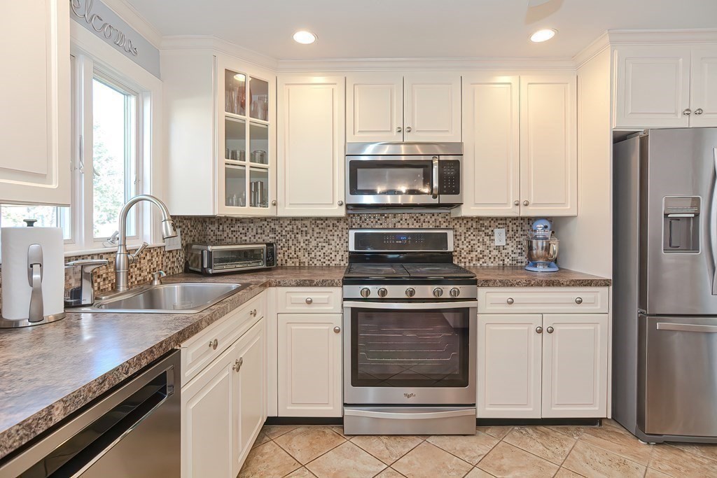 12 Westgate Road Framingham, MA 01701 - Photo 11 of 42 Gallery Image 11
