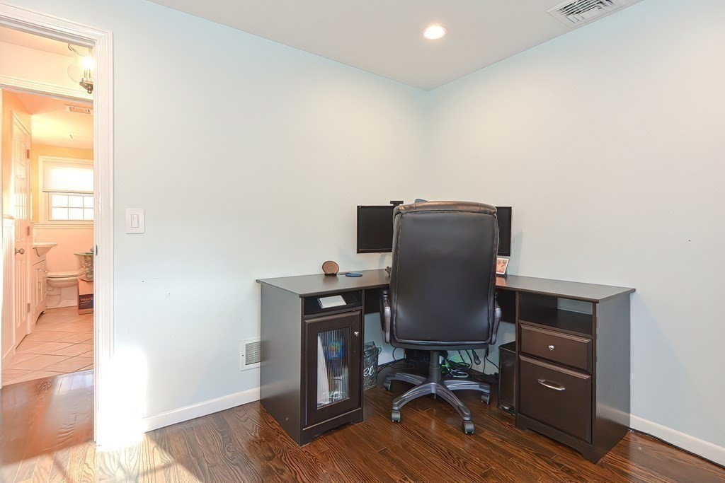 12 Westgate Road Framingham, MA 01701 - Photo 28 of 42 Gallery Image 28