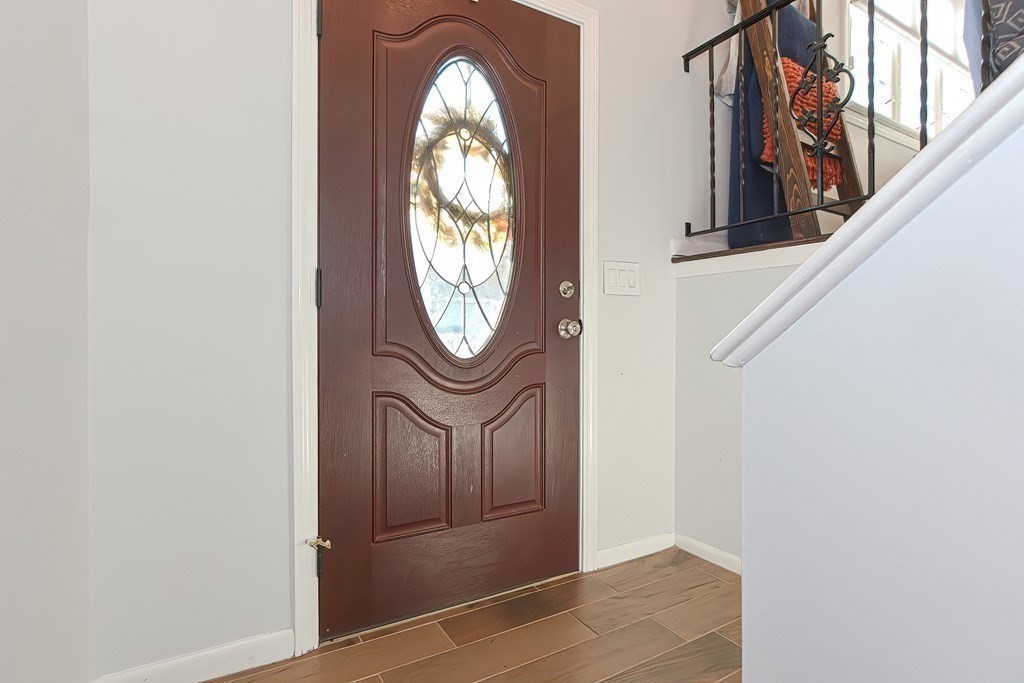 12 Westgate Road Framingham, MA 01701 - Photo 4 of 42 Gallery Image 4