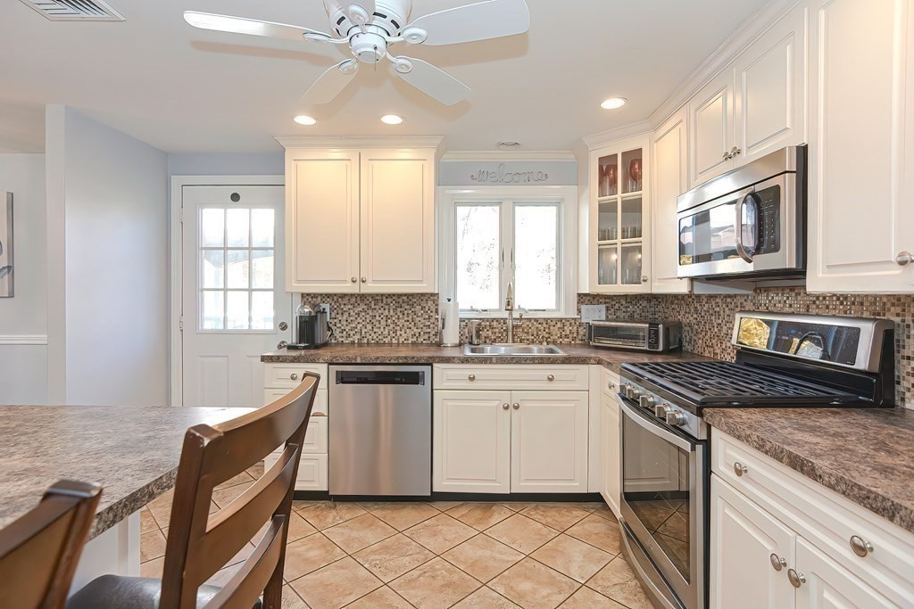 12 Westgate Road Framingham, MA 01701 - Photo 6 of 42 Gallery Image 6