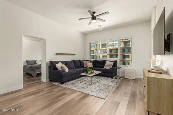 $380,000 | 16 West Encanto Boulevard, Unit 415, Phoenix, AZ 85003