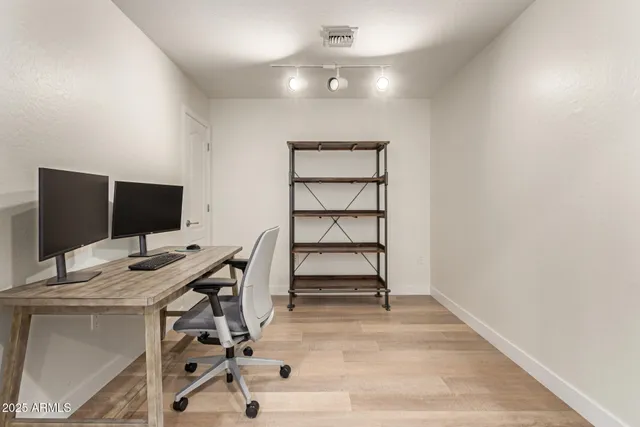 $399,000 | 16 West Encanto Boulevard, Unit 415, Phoenix, AZ 85003