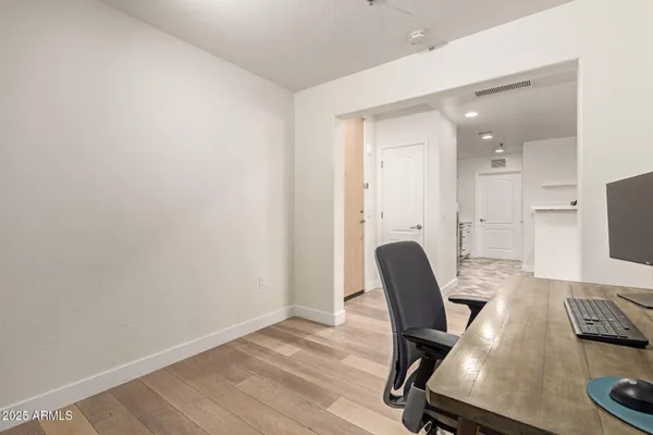 $380,000 | 16 West Encanto Boulevard, Unit 415, Phoenix, AZ 85003