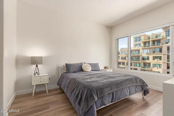 $380,000 | 16 West Encanto Boulevard, Unit 415, Phoenix, AZ 85003