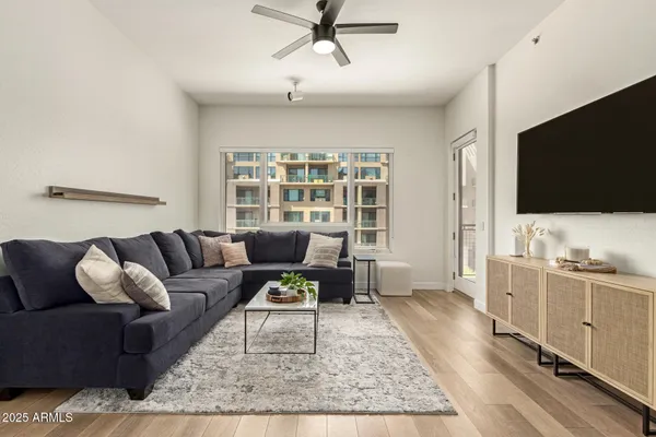 $380,000 | 16 West Encanto Boulevard, Unit 415, Phoenix, AZ 85003