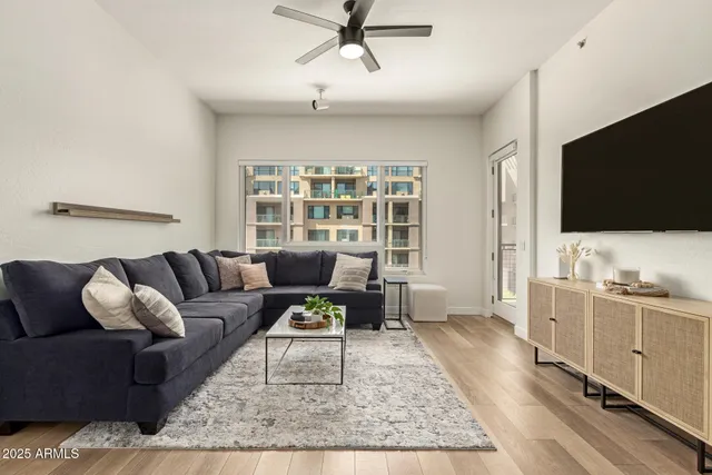 $399,000 | 16 West Encanto Boulevard, Unit 415, Phoenix, AZ 85003