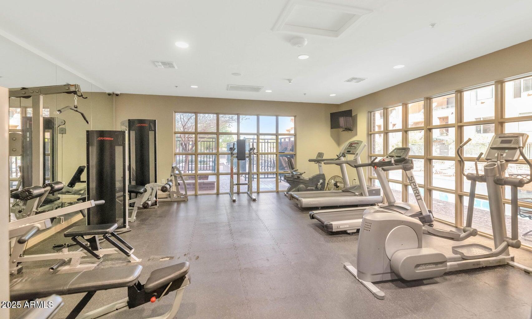 16 West Encanto Boulevard, Unit 415 Phoenix, AZ 85003 - Photo 30 of 41 30 - Encanto