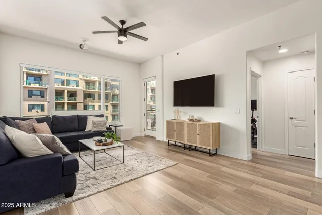 $399,000 | 16 West Encanto Boulevard, Unit 415, Phoenix, AZ 85003