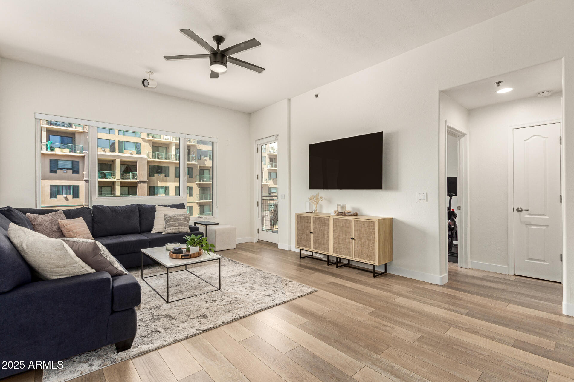 16 West Encanto Boulevard, Unit 415 Phoenix, AZ 85003 - Photo 3 of 41 03 - Encanto